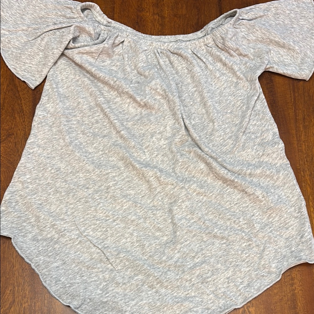 Chaser Ruffled Gray and White Short Sleeve Blouse
